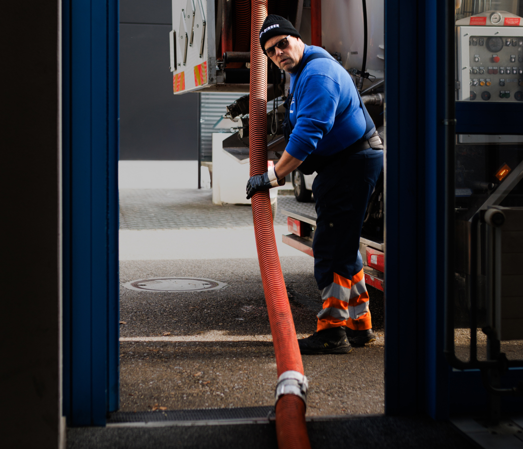 Ast-Birrer-services-absaugen